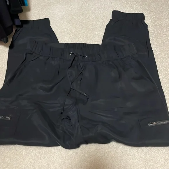 Banana Republic Factory Cargo Jogger BLACK - Picture 3 of 6